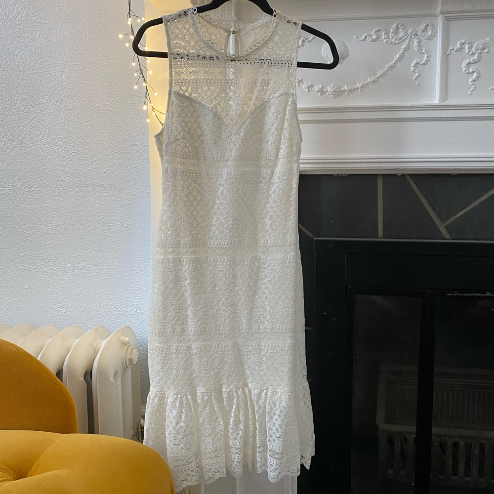 White lace bodycon dress